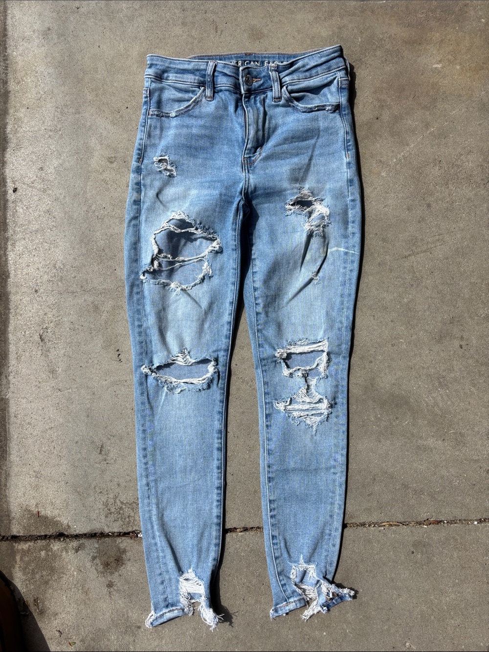 American Eagle Outfitters Light Blue Distressed Skinny Jeans